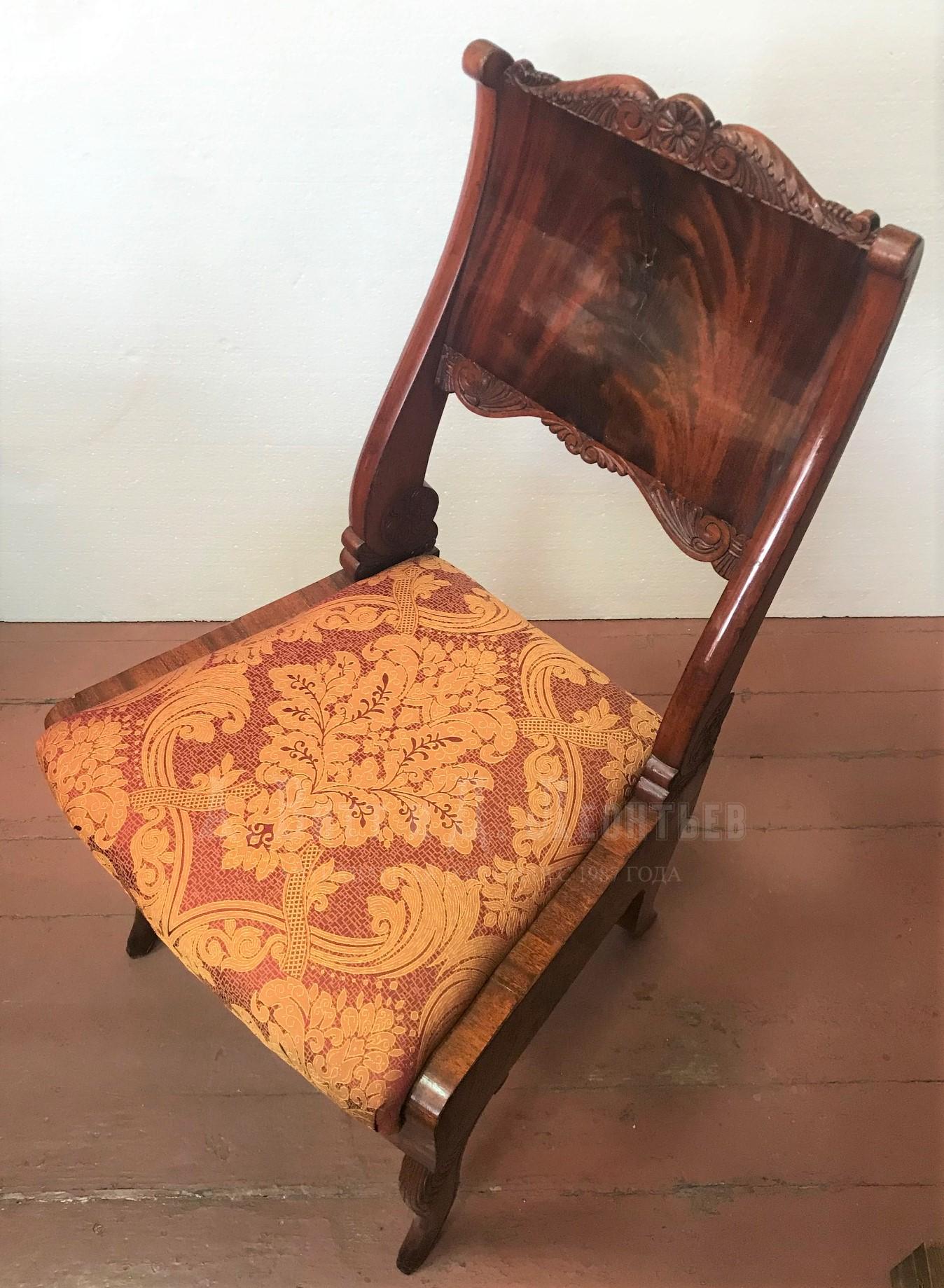 Комплект из 6 антикварных стульев в стиле русский ампир красное дерево резьба
